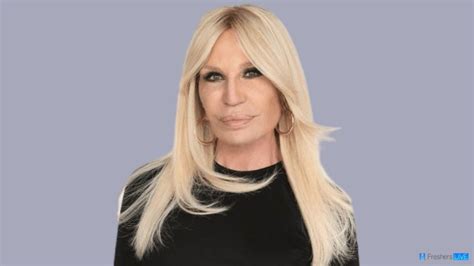 descripcion donatela versace|More.